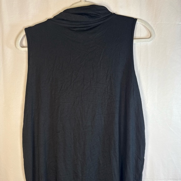 Elegant Black Sleeveless Blouse Size Medium Turtleneck NWT - Picture 9 of 10